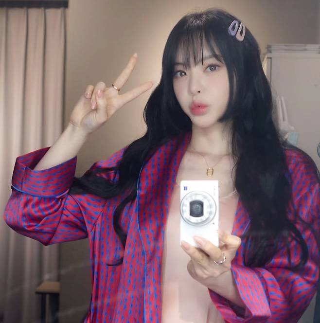 서유리가 엑셀 방송으로 번 돈은 500만원에 불과하다며 13억원 채무 변제를 둘러싼 루머를 일축했다. /사진=인스타그램 갈무리