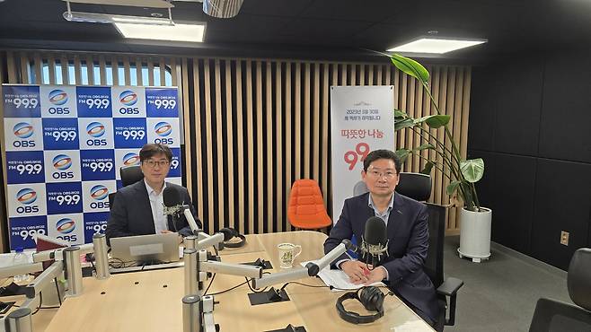 이상일 용인특례시장은 14일 ‘최진만의 굿모닝 OBS’에 출연해 동용인IC 개통 계획 등 여러 현안을 설명했다.[용인시 제공]