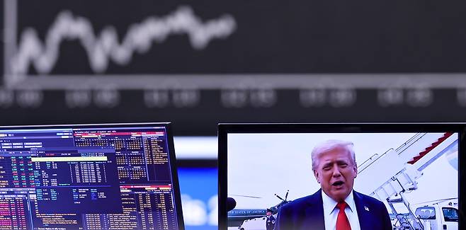 트럼프 대통령은 오는 8월 1일부터 유럽연합(EU) 제품에 대해 30%의 수입 관세를 부과할 계획이라고 발표했다. [EPA]