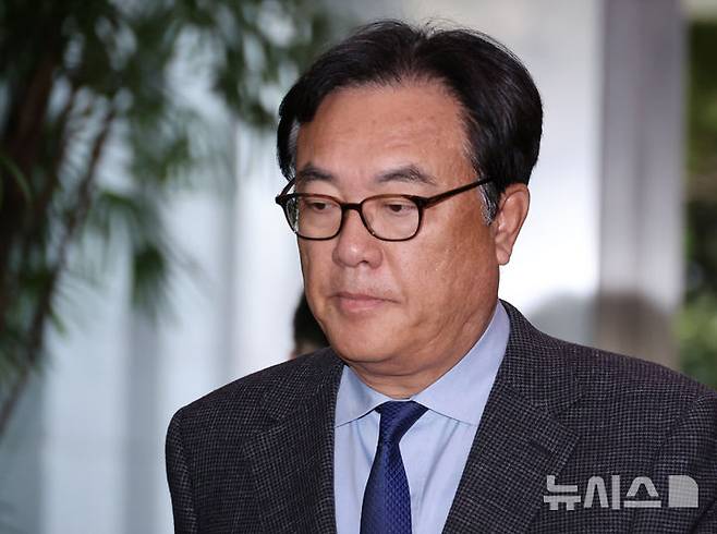 [서울=뉴시스] 김명원 기자 = 정진석 대통령실 비서실장. 2024.12.15. kmx1105@newsis.com