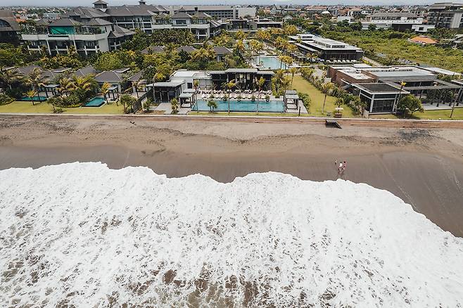 작년 12월 짱구 에코 해변에 오픈한 리젠트 발리 짱구 전경. 사진제공|팜투어