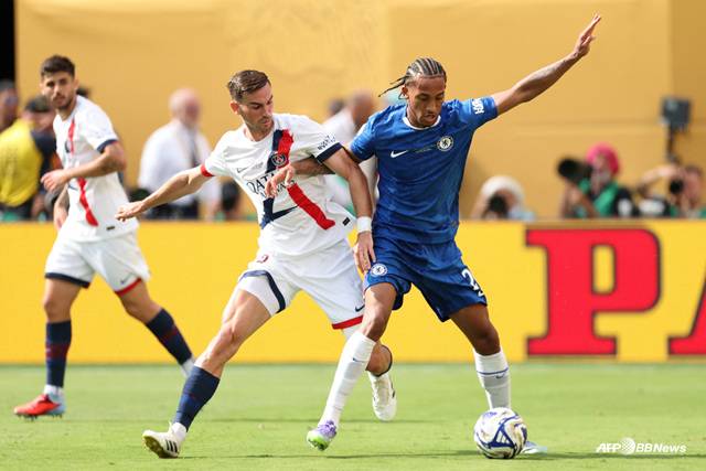 PSG(흰색 유니폼)와 첼시의 경기. /AFPBBNews=뉴스1