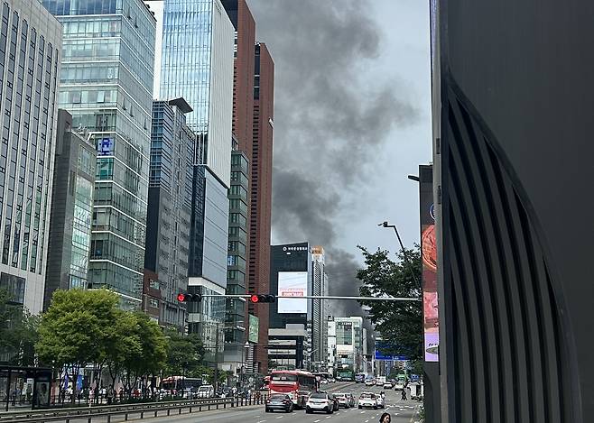 반포동 상가 화재 [독자 제공. 재판매 및 DB 금지]