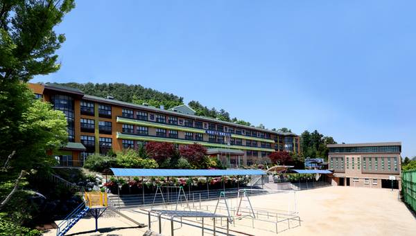 광주시 경안동에 위치한 경안초교 전경. /경안초교 제공