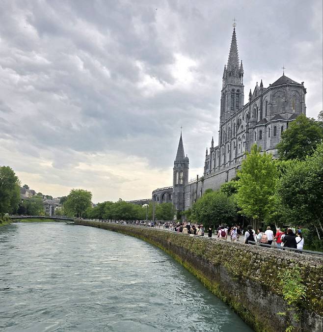 프랑스 루르드 무염시태 성당