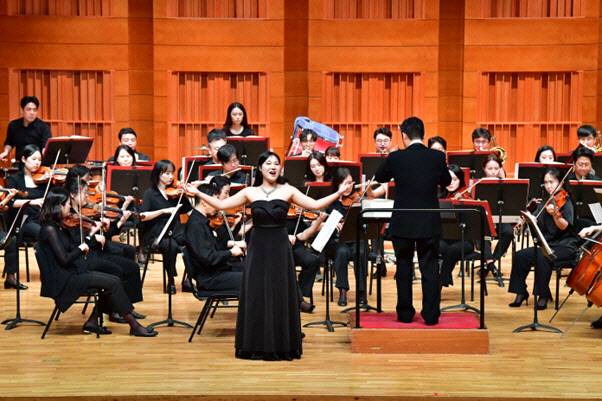 지난해 열린 제23회 국립오페라단 성악콩쿠르에서 대상을 수상한 소프라노 최영원의 모습. (사진=국립오페라단).