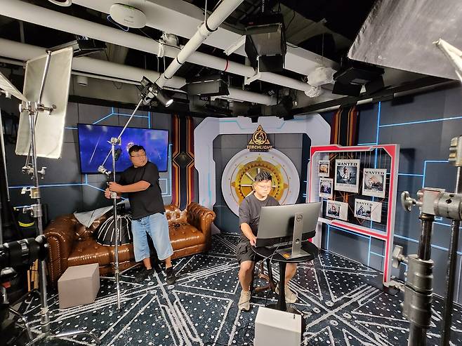 - 토치라이트 신규 시즌 프리뷰 방송을 준비 중이다&nbsp;