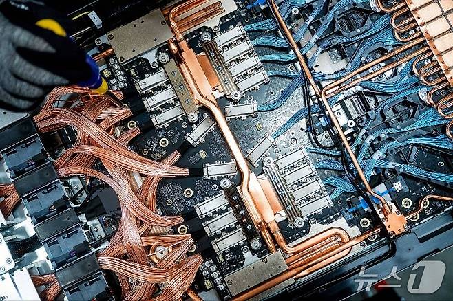 엔비디아 NV링크 스위치(아마존웹서비스 제공)