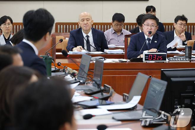김성환 환경부 장관 후보자가 15일 오전 서울 여의도 국회 환경노동위원회 전체회의장에서 열린 인사청문회에 출석해 의원 질의에 답하고 있다. 2025.7.15/뉴스1 ⓒ News1 이광호 기자