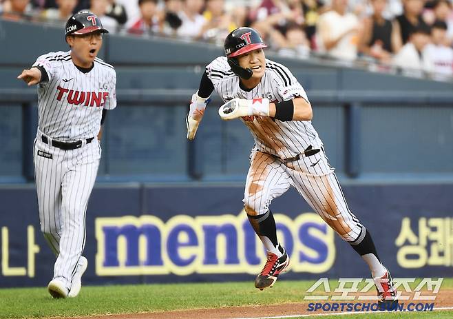 9일 서울 잠실구장에서 열린 키움-LG전. 2회말 1사 3루 신민재의 안타 때 박해민이 홈으로 달리고 있다. 잠실=정재근 기자 cjg@sportschosun.com/2025.7.9/