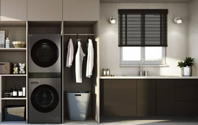 LG전자는 지난 2020년 국내 최초로 세탁기와 건조기를 타워형으로 결합한 'LG 워시타워'를 선보이며 복합형 세탁∙건조기 시장을 열었다. 사진은 차별화된 ‘AI 코어테크’와 뛰어난 사용 편의성을 갖춘 'LG 워시타워'.(사진=LG전자)