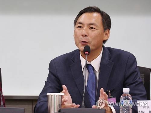 지난 3월 6일 서울 여의도 국회 의원회관에서 열린 ‘대한민국 자유민주주의·법치주의 위기와 한미 자유동맹의 길 : 모스 탄(Morse Tan) 전 미 국제형사사법대사(트럼프1기) 국회초청 세미나’에서 모스 탄 전 미 국제형사사법대사가 발언하고 있다. [연합뉴스]