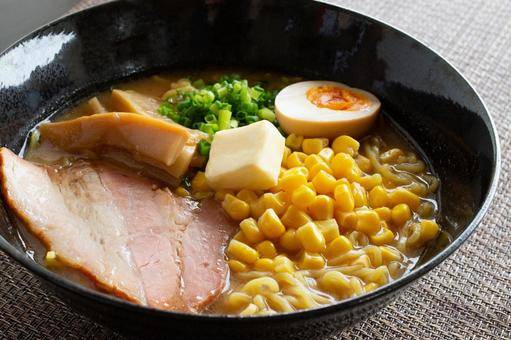 홋카이도의 된장버터옥수수라면