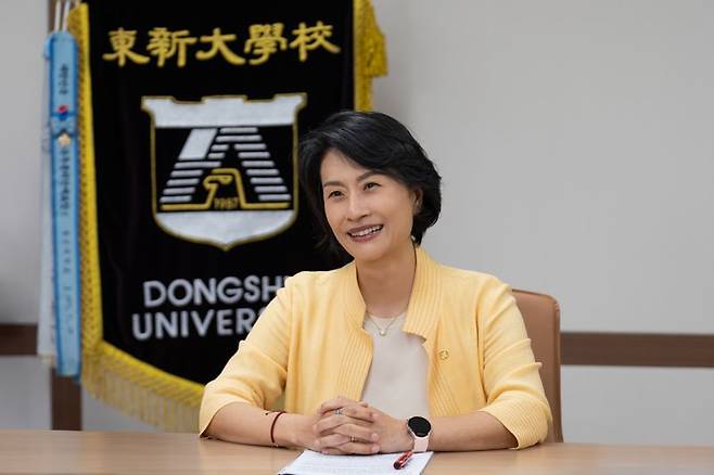 이주희 동신대 총장이 15일 파이낸셜뉴스와의 인터뷰에서 글로컬대학30에 최종 선종된 소감과, 향후 지역과 동반 성장하는 방안에 대한 구상을 설명하고 있다. 동신대 제공