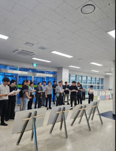 인천광역시교육청이 오는 9월 개교 예정인 인천신검단초등학교를 14일 방문해 준비 상황 등을 점검하고 있다. [사진=인천시교육청]