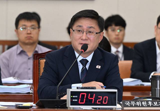 김성환 환경부 장관 후보자가 15일 국회 인사청문회에서 의원 질의에 답변하고 있다. 최현규 기자