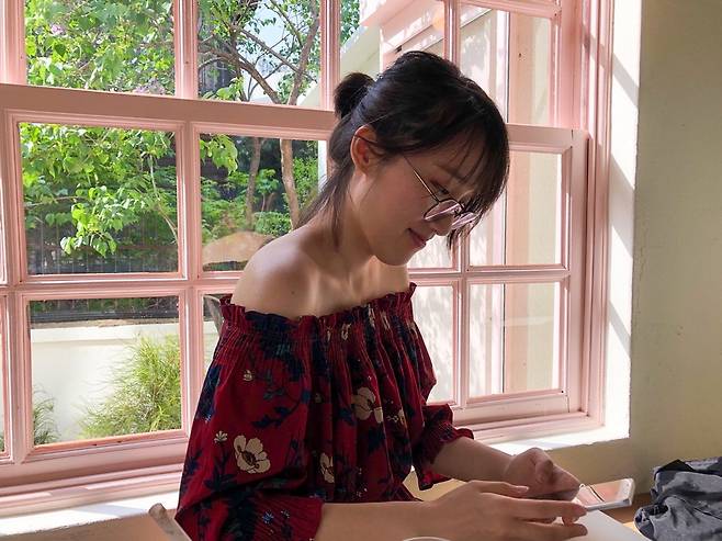 이희주 소설가. 문학동네