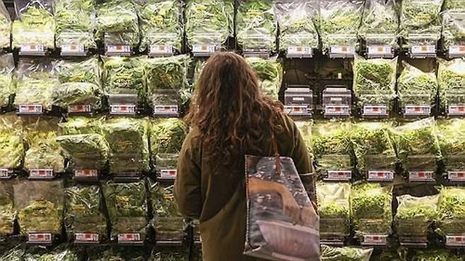 뉴욕의 한 수퍼마켓 신선식품 코너 [사진 = 연합뉴스]