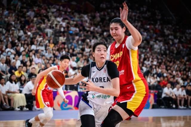 ‘슬램덩크’ 신현필의 현실판 장쯔위는 너무 컸다. 사진=FIBA 제공