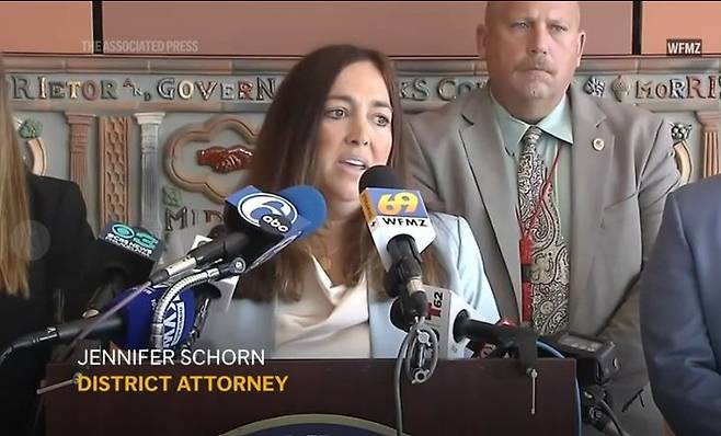 [AP/뉴시스] 기자회견을 하는 벅스카운티 검찰의 제니퍼 숀 검사. (사진=AP통신 영상 캡처) 2025.7.14 *재판매 및 DB 금지