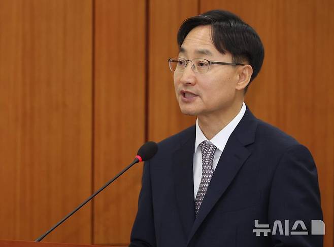 [서울=뉴시스] 조성봉 기자 = 임광현 국세청장 후보자가 15일 서울 여의도 국회 기획재정위원회에서 열린 인사청문회에서 발언을 하고 있다. 2025.07.15. suncho21@newsis.com