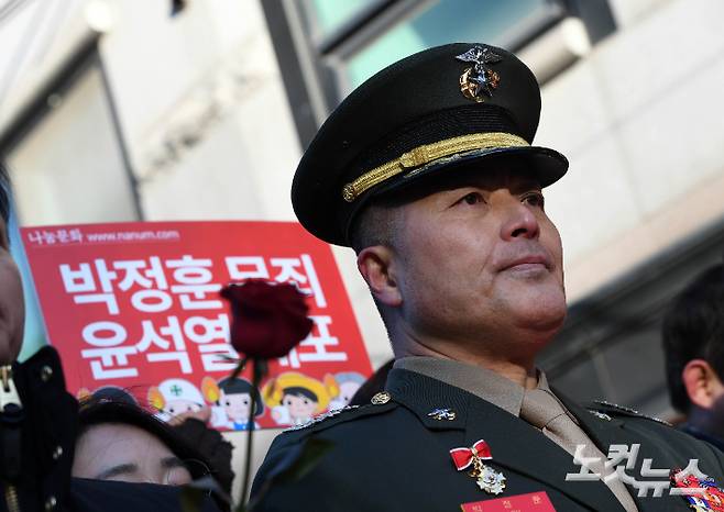 해병대 채 상병 순직 사건과 관련해 항명 및 상관명예훼손 혐의로 기소된 박정훈 전 해병대 수사단장(대령)이 올해 1월 9일 오전 서울 용산구 중앙지역군사법원에서 열린 1심 선고공판에 출석하고 있다. 황진환 기자