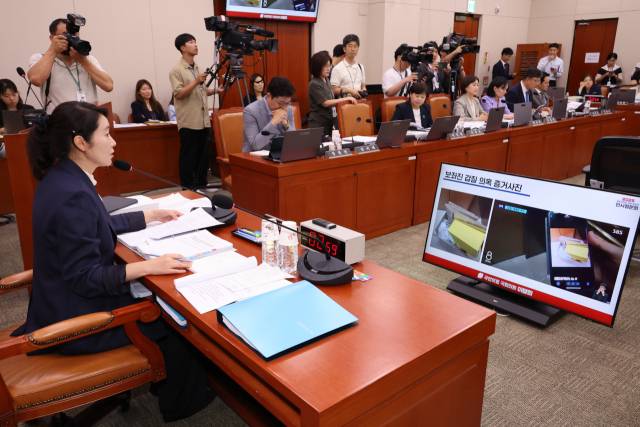 ▲강선우 여성가족부 장관 후보자가 지난 14일 국회 여성가족위원회에서 열린 인사청문회에서 갑질 의혹과 관련한 질문에 답하고 있다. ⓒ연합뉴스