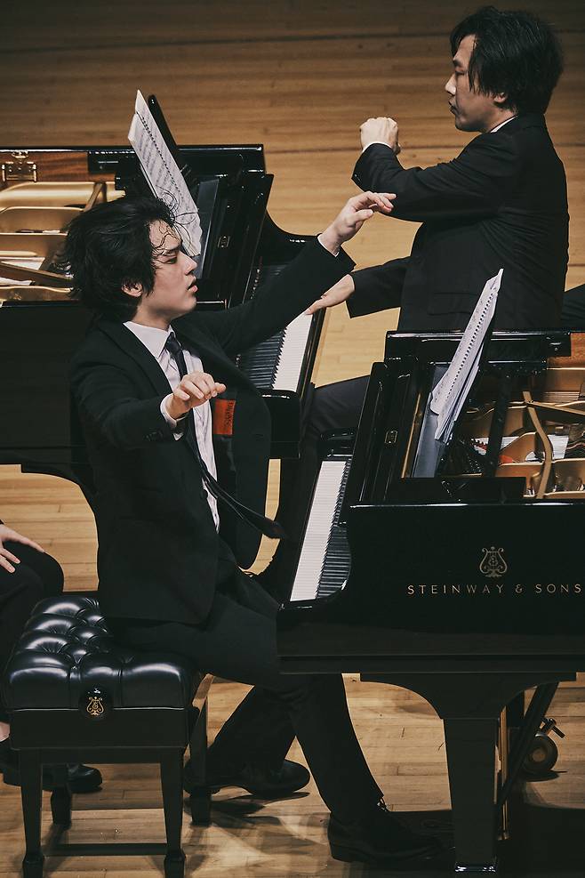 피아니스트 임윤찬(왼쪽)과 그의 스승 손민수. 현대카드 제공