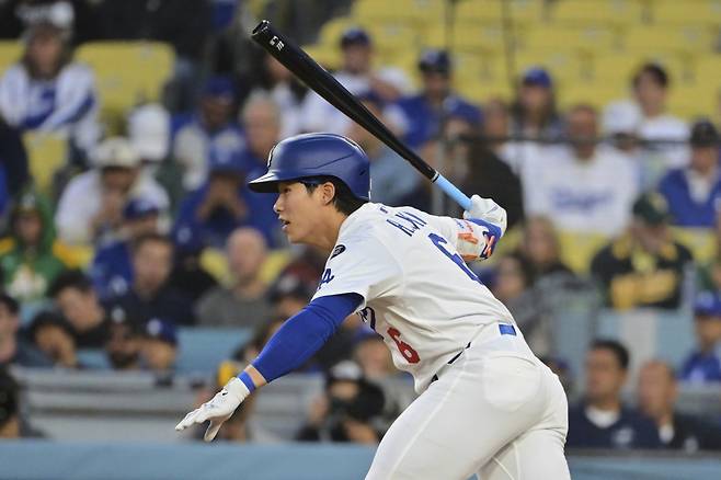 다저스 김혜성은 14일(한국시간) 오라클파크에서 열린 샌프란시스코전을 끝으로 전반기를 마무리했다. 그는 48경기에서 타율 0.339을 기록하며 강렬한 인상을 남겼다.｜AP뉴시스