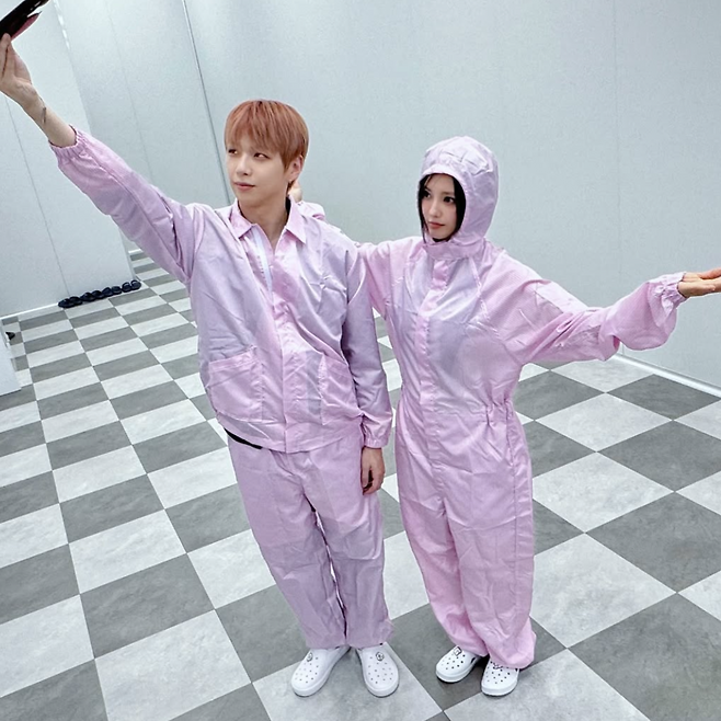 강다니엘 소셜 캡처