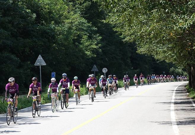 경륜경정총괄본부는 여름철 자전거 주행 안전 수칙을 전하며 무리한 자전거 타기 자제를 당부했다.