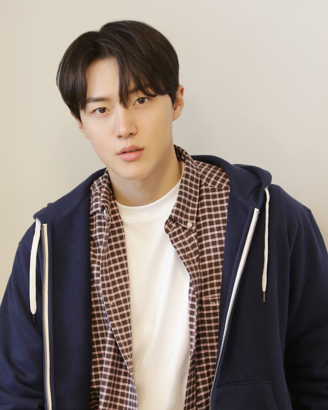 김유준. 제이플로 엔터테인먼트