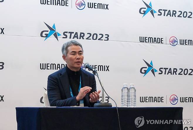 간담회 질문 답하는 장현국 전 위메이드 대표 [연합뉴스 자료사진]
