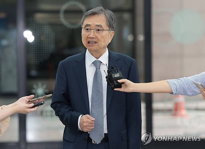 취재진 질문에 답하는 조현 외교부 장관 후보자 [연합뉴스 자료사진]