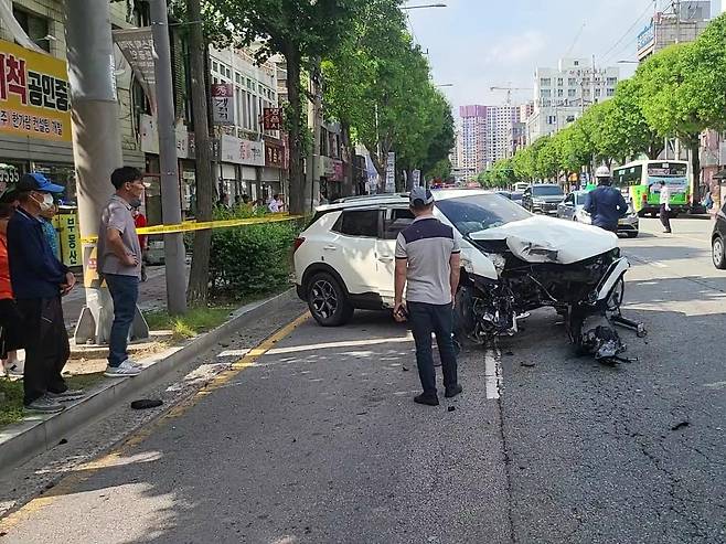 전신주 충돌 사고 [독자 제공. 재판매 및 DB 금지]
