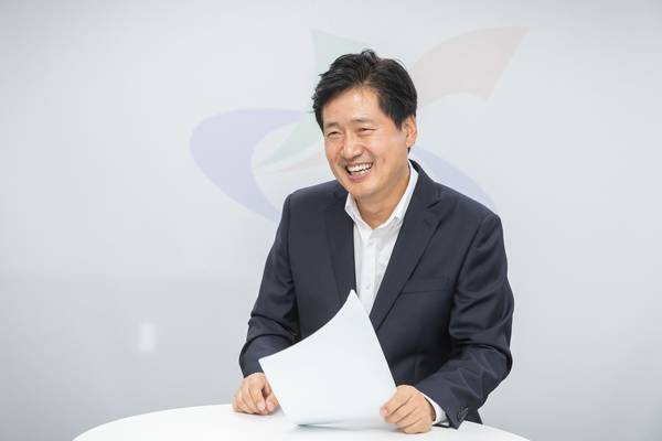 강범석 인천 서구청장은 취임 3주년을 맞아 “앞으로의 1년은 주민들께 약속한 민선 8기 성과물을 완성하는데 역량을 집중해 주민이 체감할 수 있는 변화를 만들어내겠다”고 했다. /서구 제공