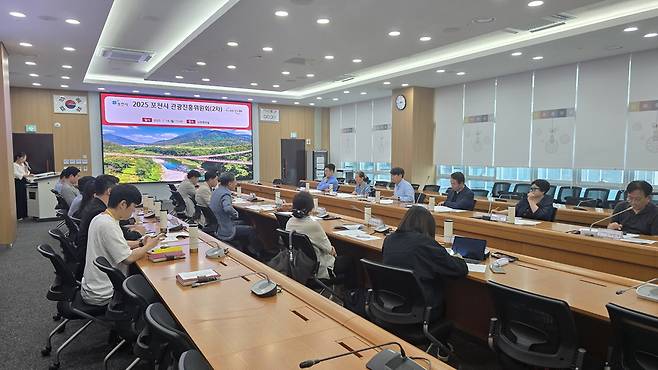 포천시는 시정회의실에서 관광진흥회의를 열고 축제에 대한 심의를 하고 있다.<포천시 제공>