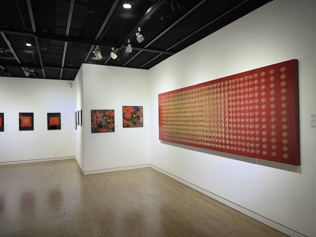 금련산갤러리에서 열리고 있는 부산미술협회 제24회 오늘의 작가상 본상을 수상한 공예가 최시복의 전시 모습. 김은영 기자