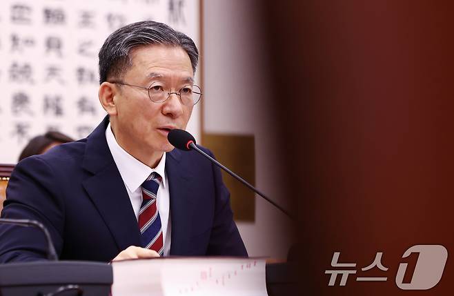 정성호 법무부 장관 후보자가 16일 오전 서울 여의도 국회 법제사법위원회에서 열린 법무부 장관 후보자 인사청문회에서 의원 질의에 답변하고 있다. 2025.7.16/뉴스1 ⓒ News1 김민지 기자