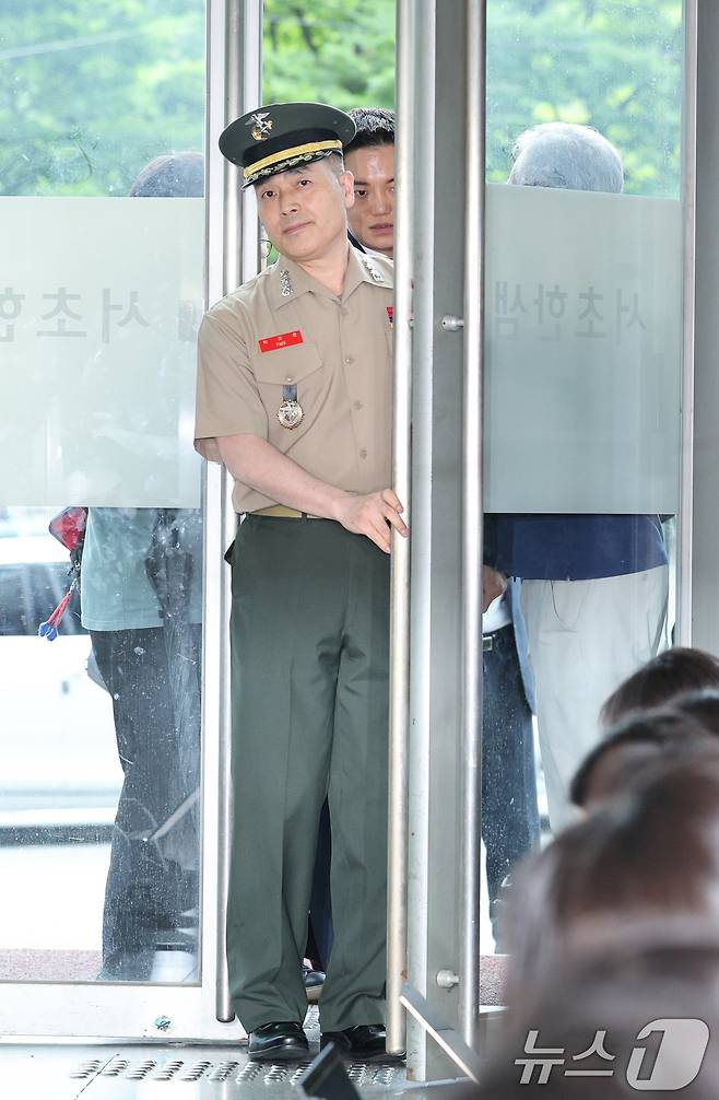 해병대 수사단장인 박정훈 대령이 16일 오후 서울 서초구 이명현 순직해병특검 사무실에 참고인 신분으로 출석하고 있다. 2025.7.16/뉴스1 ⓒ News1 신웅수 기자