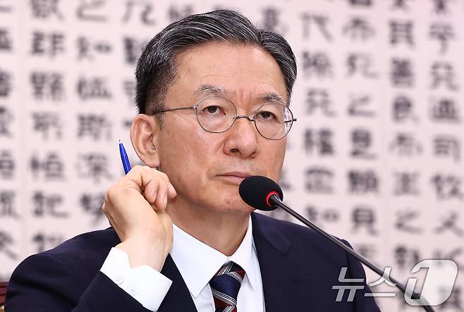 정성호 법무부 장관 후보자가 16일 오전 서울 여의도 국회 법제사법위원회에서 열린 법무부 장관 후보자 인사청문회에서 의원 질의를 듣고 있다. 2025.7.16/뉴스1 ⓒ News1 김민지 기자