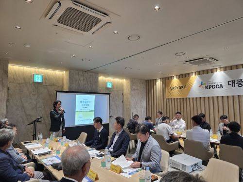 노평훈 이지스카이 골프클럽 그룹장이 한국대중골프장협회 2025년 7월 전문경영인회에서 인사말을 하고 있다. 사진제공=한국대중골프장협회