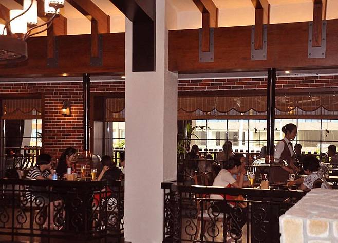 식당을 찾은 북한 손님들./내나라