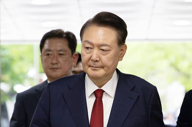 지난 9일 윤석열 전 대통령이 두 번째 구속 전 피의자심문(영장실질심사)를 받기 위해 서울중앙지방법원으로 출석하고 있다. /사진공동취재단