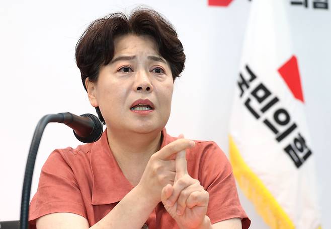 윤희숙 국민의힘 혁신위원장이 13일 오후 서울 여의도 당사에서 기자간담회를 하고 있다./뉴스1