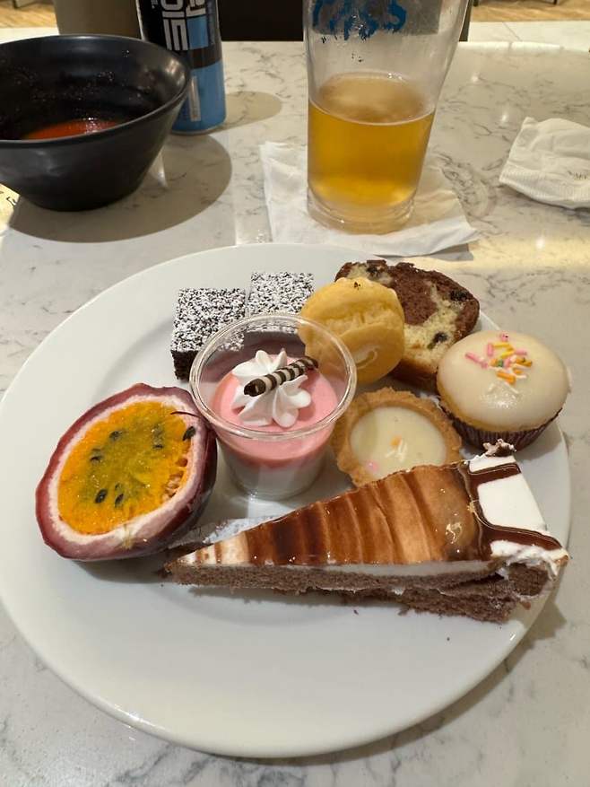 7deb8277c6806082239ef394429c701b857ffe43a76993b572d8bba7db272cd2833b8fb5cdbe4849a10607a2da7e51dd6e088b5755