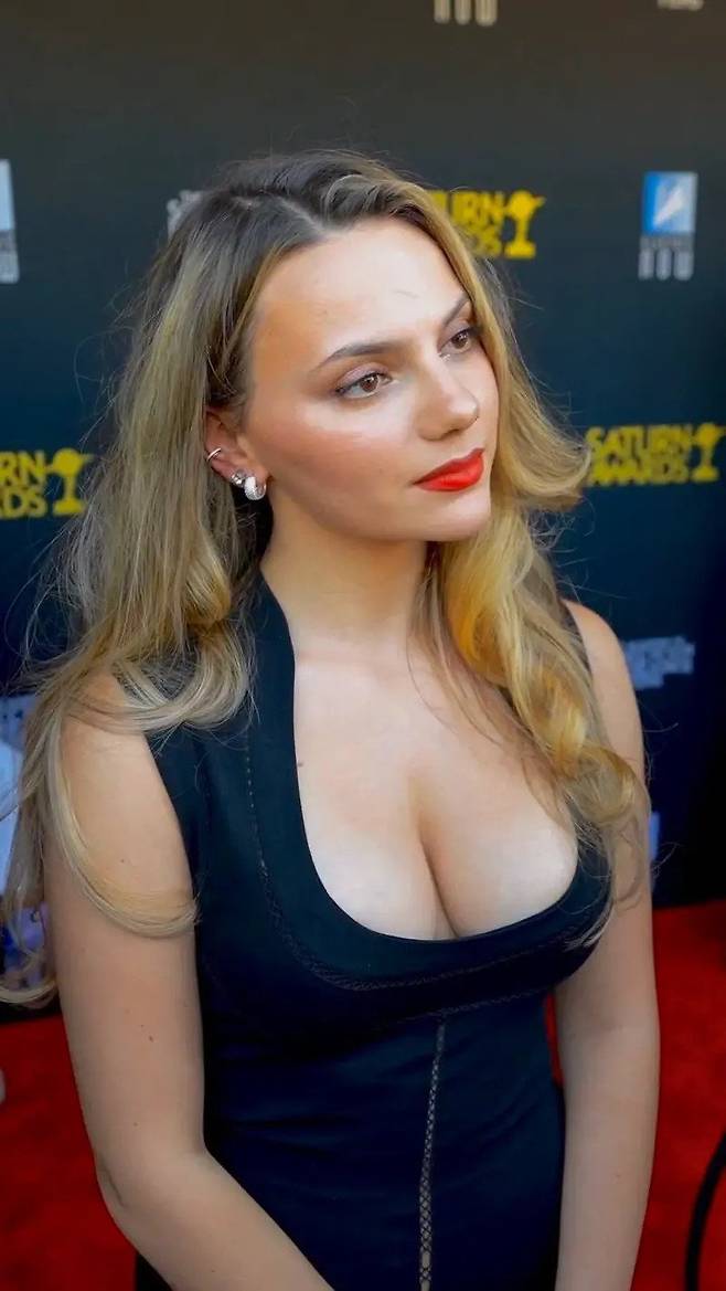 영화 로건에 나왔던 꼬마 울버린 근황..