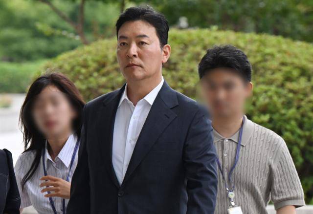 김성훈 경호처 차장이 3일 서울 서초구 서울고검 내란특검 사무실로 출석하고 있다. 박시몬 기자