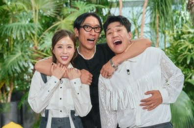 그룹 코요태 신지가 오랜 시간 곁을 지켜준 멤버들에 대한 뭉클한 속내를 고백한다. tvN 제공