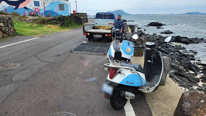 제주시 우도면 연평리에서 발생한 오토바이 사고 현장